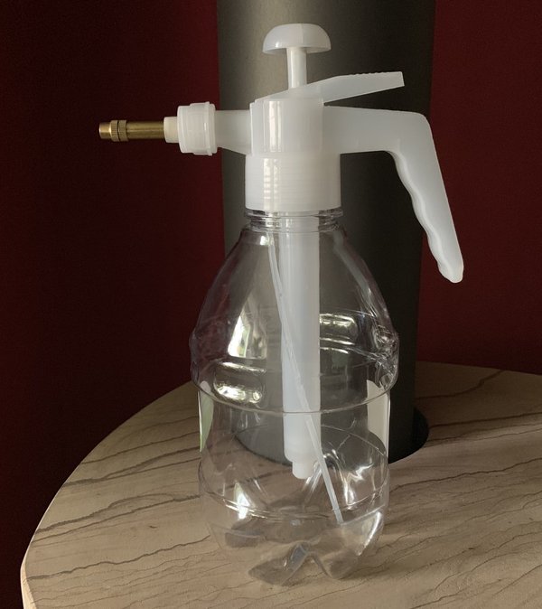 Pumpdrucksprüher - Zerstäubung regulierbar - Sprühnebel bis Wasserstrahl - max. 1,5 Liter